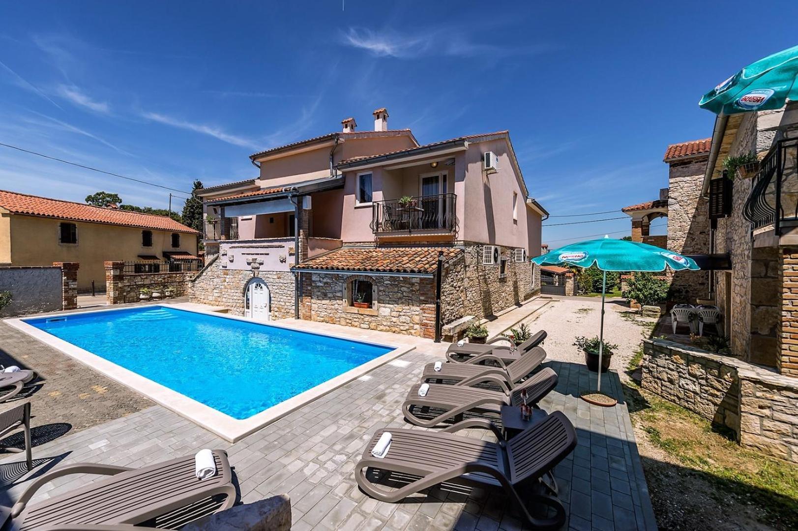 Villa Valtrazza Tar-Vabriga Eksteriør bilde