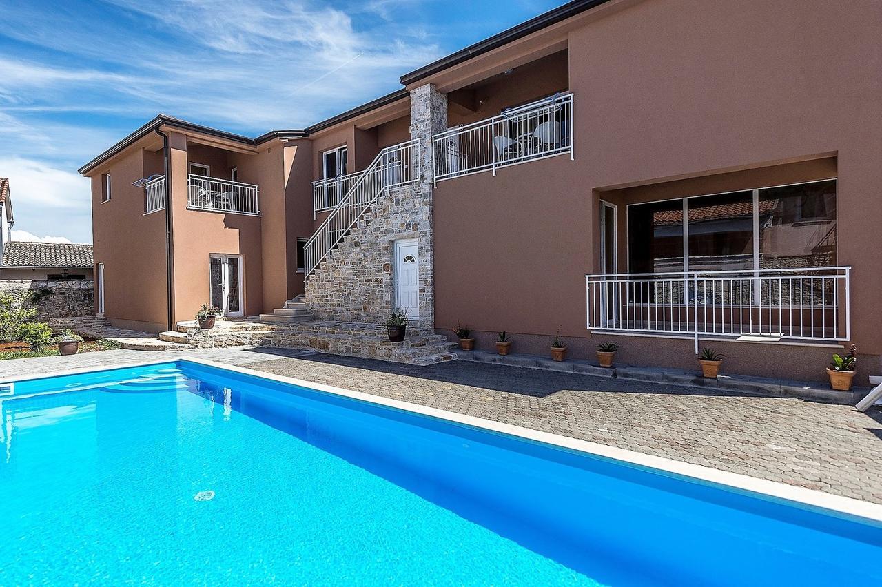 Villa Valtrazza Tar-Vabriga Eksteriør bilde